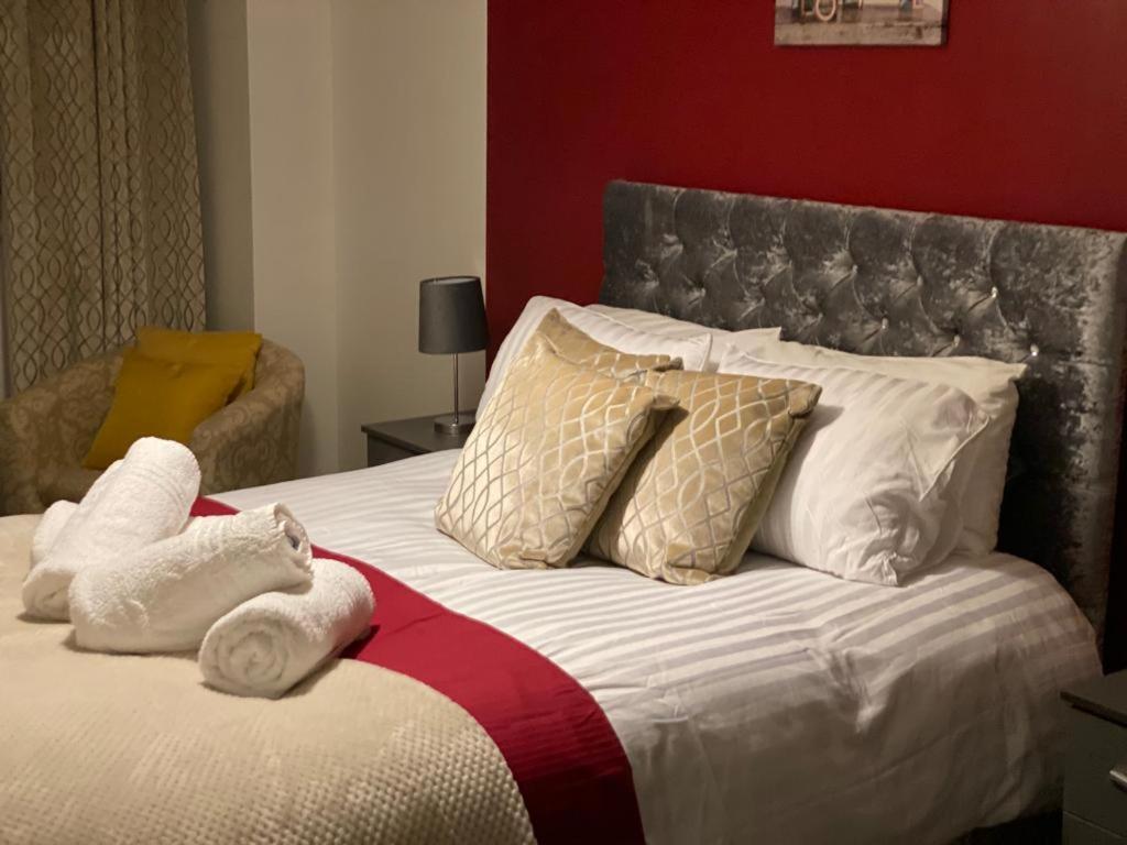 Spacious 1 Bed Relocation Apartment Free Parking, Brierley Hill Luaran gambar