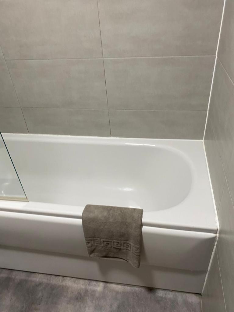 Spacious 1 Bed Relocation Apartment Free Parking, Brierley Hill Luaran gambar